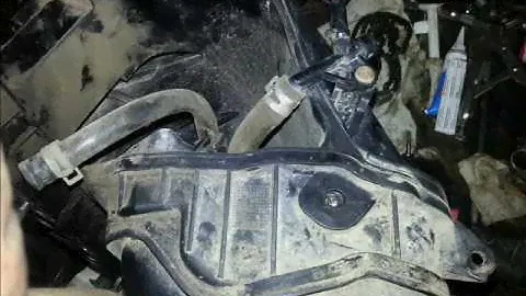 Mazda 3  2005 г.в. 1,6 ремонт впускного коллектора.