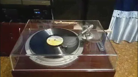 Виниловый проигрыватель Victor QL-A95