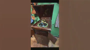 The melody 🎶 of a hundred years ago Victor puppy gramophone