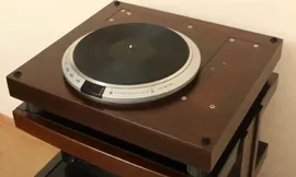 Проигрыватель Victor TT-101 от AM Audio