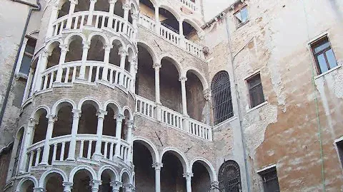 Places to see in ( Venice - Italy ) Scala Contarini del Bovolo