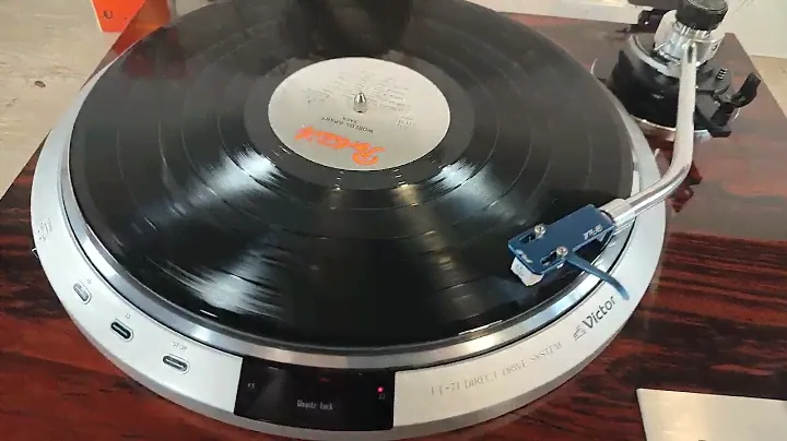 Проигрыватель винила Victor QL-A7. Made in Japan.