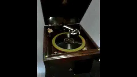 Antique Victrola by Victor Talking Machine Co. - Lot 113